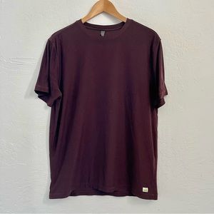 Vuori Men’s Strato Tech T-Shirt Tee Size Large Maroon Red Purple